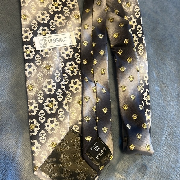 Versace neck tie - Picture 2 of 4
